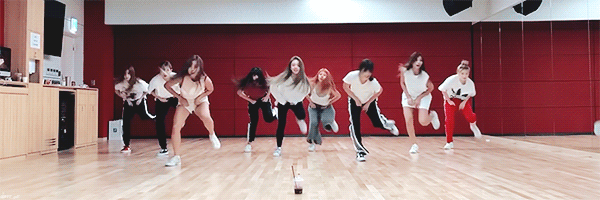 쾌감이 느껴지는 트와이스 신곡 DTNA 칼군무.gif | 인스티즈