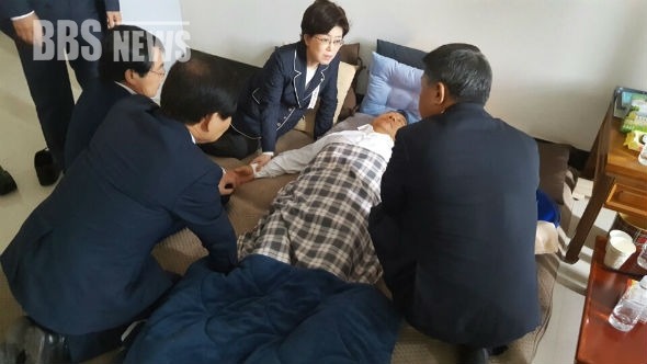 국정감사를 막을려고 몸무림쳤던 그의 눈물 어린 충정 | 인스티즈