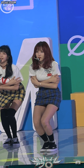 여자친구 - 여름여름해 뮤직뱅크 직캠.gif | 인스티즈