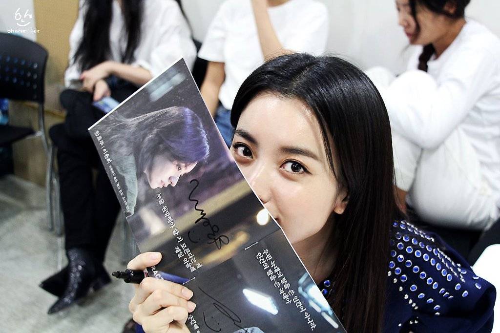 인랑 홍보하는 한효주.jpg | 인스티즈