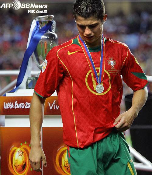 12년전 유로 준우승 후 우리형의 눈물 | 인스티즈