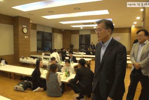 문재인을 보자...폭풍눈물을 흘리는 소방대원들...GIF | 인스티즈