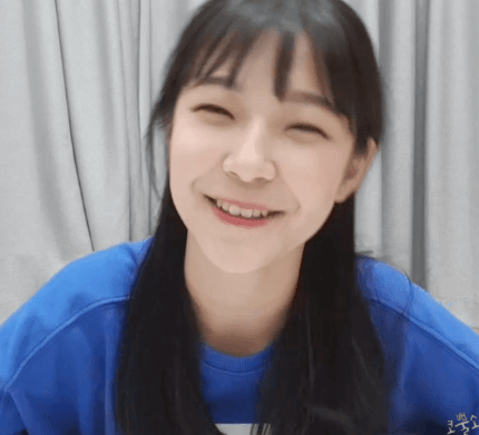 언니들에게 사랑 받는 막내.gif | 인스티즈