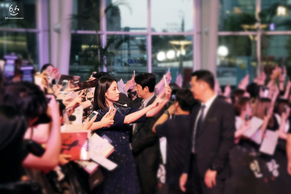 인랑 홍보하는 한효주.jpg | 인스티즈