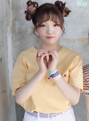 애교 부릴때 펀치하는 여자 아이돌.gif | 인스티즈