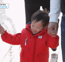 [슈퍼맨이돌아왔다] 낯선 누나 손 잡아주는 서언이 ㅋㅋㅋㅋㅋㅋㅋ | 인스티즈