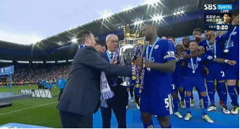 레스터 우승 세러머니.gif | 인스티즈