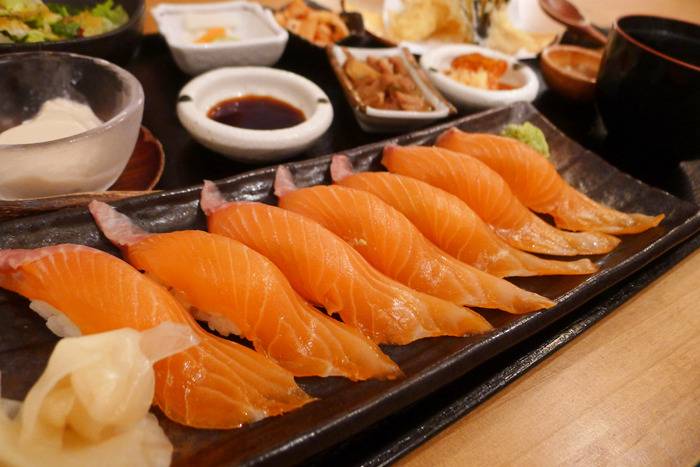 초밥 한끼에 70개 먹기 가능하다 vs 불가능하다 | 인스티즈