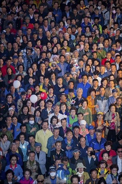 홍준표 유세현장 확대샷 (소름주의) | 인스티즈