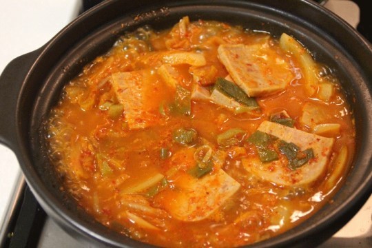 김치찌개 숙명의 라이벌들: 승자를 가릴때가왔다 | 인스티즈