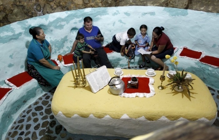 코스타리카 농부의 지하 동굴 집 | 인스티즈