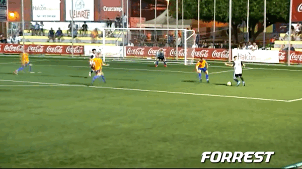 유럽 남미형들 가지고노는 이강인.gif | 인스티즈