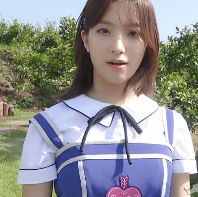 프로미스나인 맏내 이새롬.gif | 인스티즈