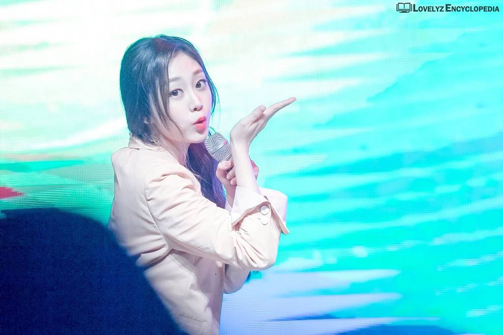 [러블리즈] 츄러스 생각이나서 지수 | 인스티즈