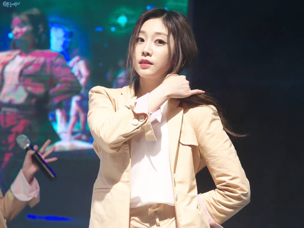 [러블리즈] 츄러스 생각이나서 지수 | 인스티즈