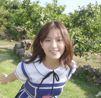 프로미스나인 맏내 이새롬.gif | 인스티즈