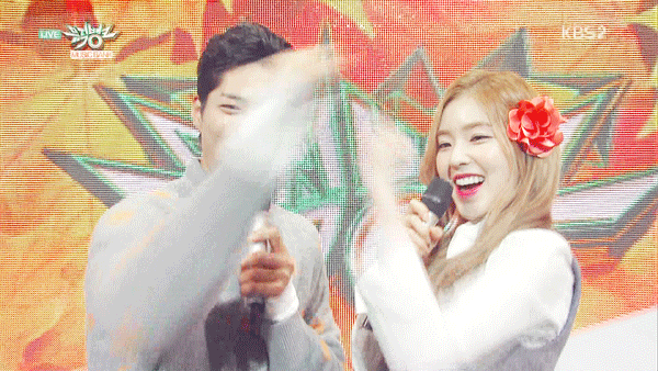 레드벨벳 머리에 꽃단애.jpgif | 인스티즈