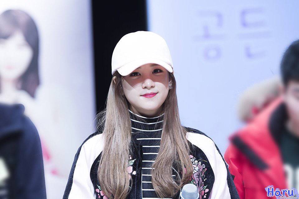 [에이핑크] 주말이라 시간이 잘 가는 것 같아서 박초롱 | 인스티즈