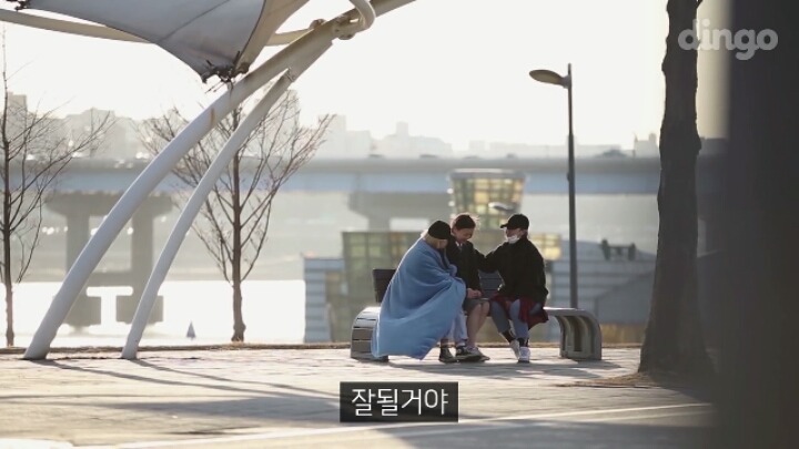 왕따 당한 학생이 울면서 도와 달라고 하면은?(연기) | 인스티즈