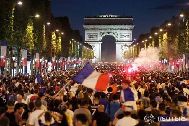 잠 못 이루는 프랑스 사람들 | 인스티즈