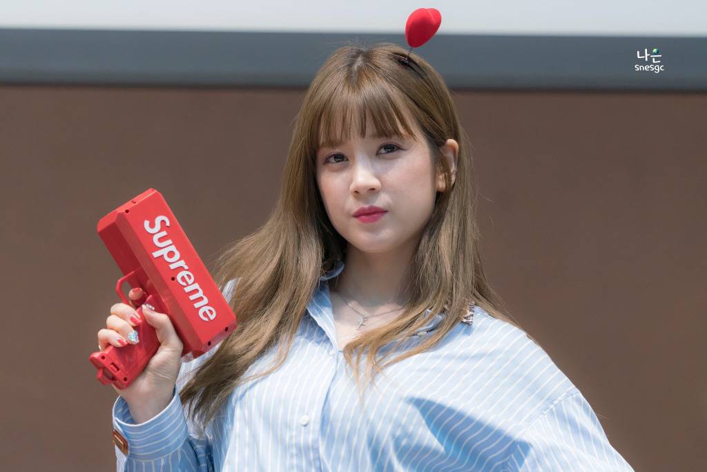 [에이핑크] 주말이라 시간이 잘 가는 것 같아서 박초롱 | 인스티즈