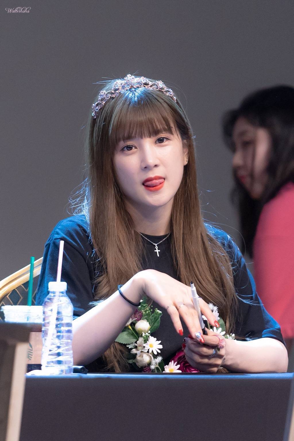 [에이핑크] 주말이라 시간이 잘 가는 것 같아서 박초롱 | 인스티즈