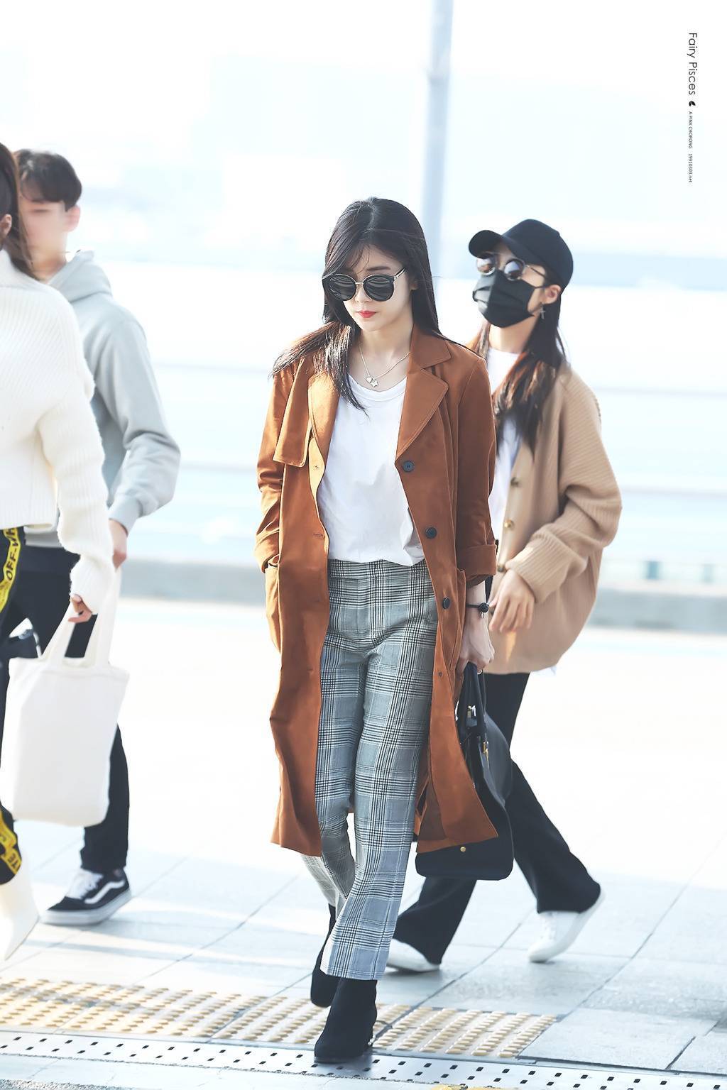 [에이핑크] 습한 날씨로 고통받고 있어서 박초롱 | 인스티즈