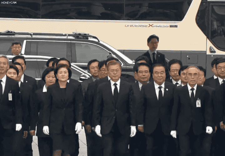 현충원 찾은 문재인 대통령 | 인스티즈