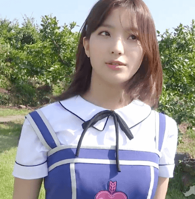 프로미스나인 맏내 이새롬.gif | 인스티즈