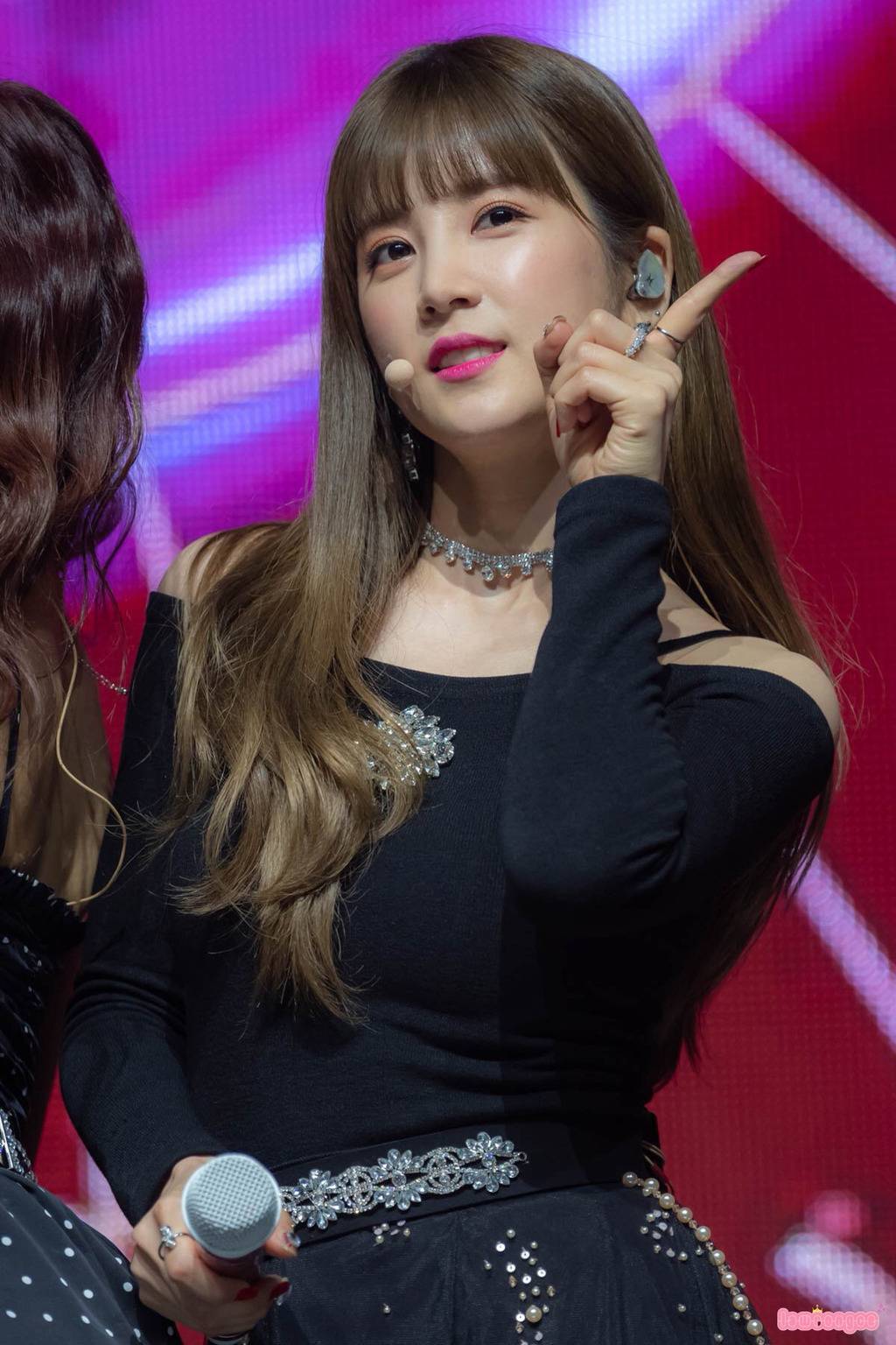 [에이핑크] 주말이라 시간이 잘 가는 것 같아서 박초롱 | 인스티즈