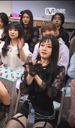 [프듀48] 가터벨트 입고 공연한 도카콜라 김도아.gif | 인스티즈