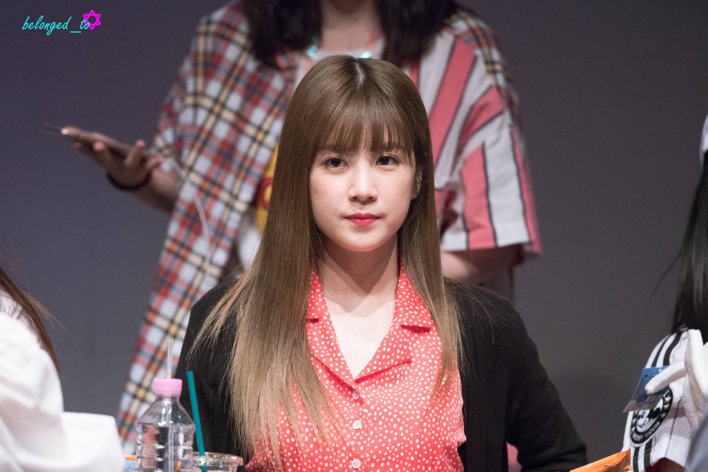 [에이핑크] 주말이라 시간이 잘 가는 것 같아서 박초롱 | 인스티즈