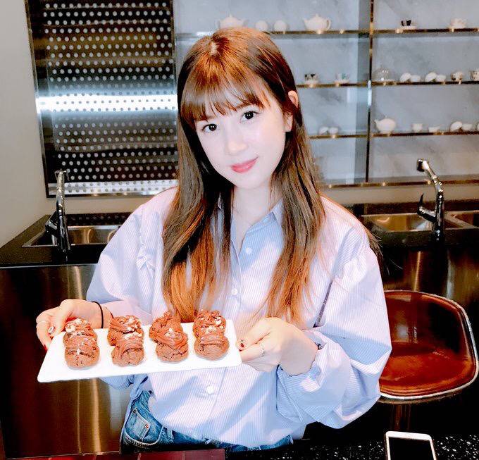 [에이핑크] 습한 날씨로 고통받고 있어서 박초롱 | 인스티즈