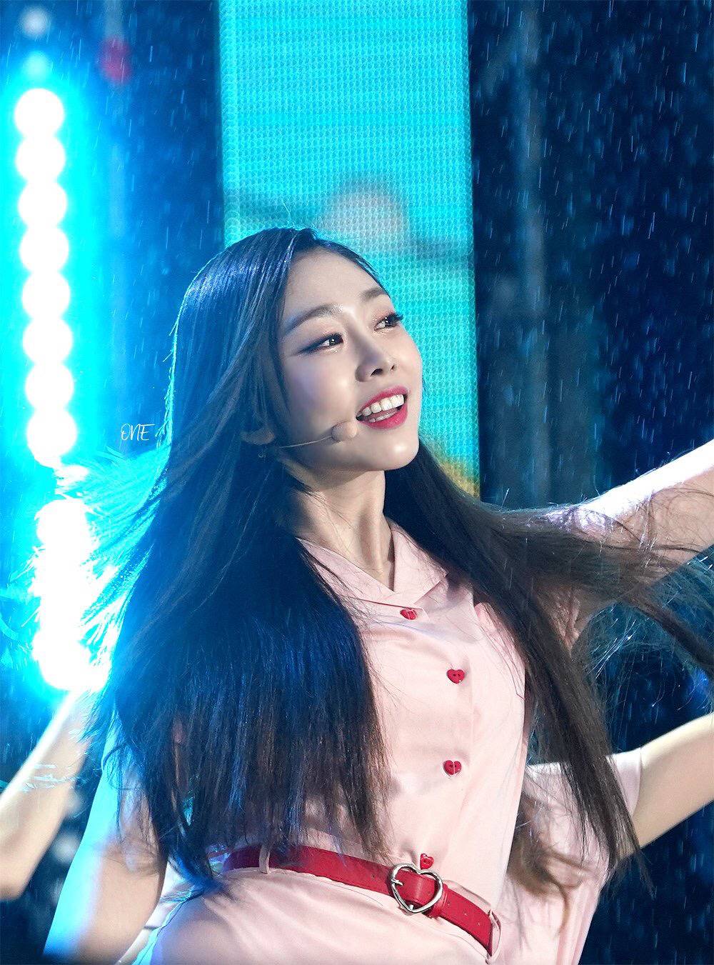 [러블리즈] 츄러스 생각이나서 지수 | 인스티즈