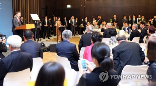 독일 교민들과 만난 문 대통령.jpg | 인스티즈