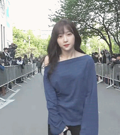 윙크하는 하니.gif | 인스티즈