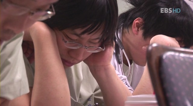 대한민국에서의 의사들의 하루.jpg | 인스티즈