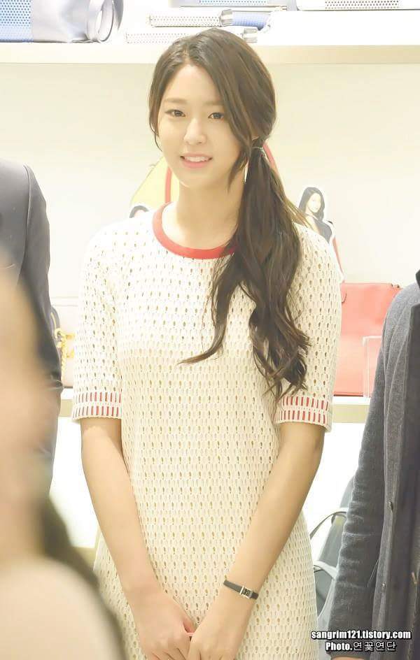 뽀사시한 설현 | 인스티즈