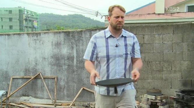 삼겹살은 아침에 먹어야 한다는 미국아재의 신념.jpg | 인스티즈