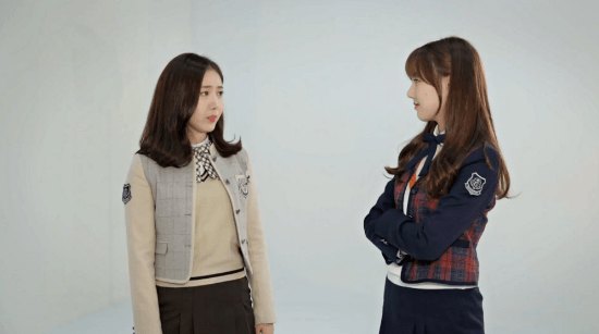 조금 특이한 교복 광고.gif | 인스티즈