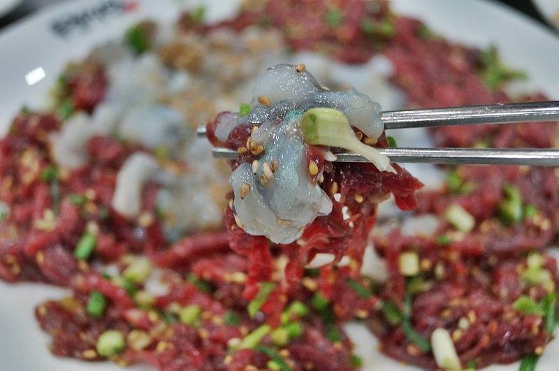 [낙지육회탕탕이] 솔직히 호불호 갈려도 이상하지 않는 낙지육회탕탕이 | 인스티즈