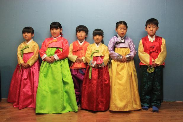 전세계 아이들이 입는 한복 | 인스티즈
