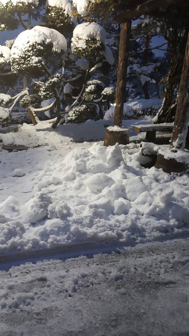 눈 감상하는 가오나시.jpg | 인스티즈