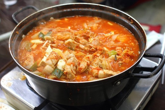 김치찌개 숙명의 라이벌들: 승자를 가릴때가왔다 | 인스티즈