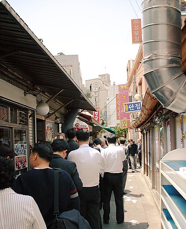 맛집 2시간 기다릴수있다 vs 밥을 왜 줄서서 먹는가 | 인스티즈