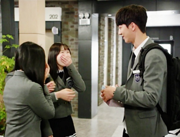 나이 어린 여자들이 전형적으로 좋아하는 남자 외모.jpg | 인스티즈