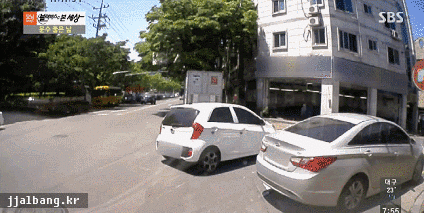 운전하다 앞바퀴 타이어가 빠졌는데.gif | 인스티즈