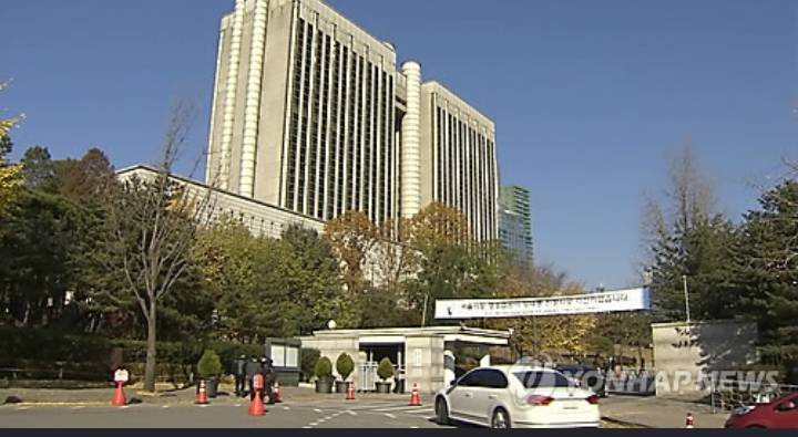 찜질방서 잠자는 여성에 입맞춘 전직 언론사 간부 집행유예 | 인스티즈