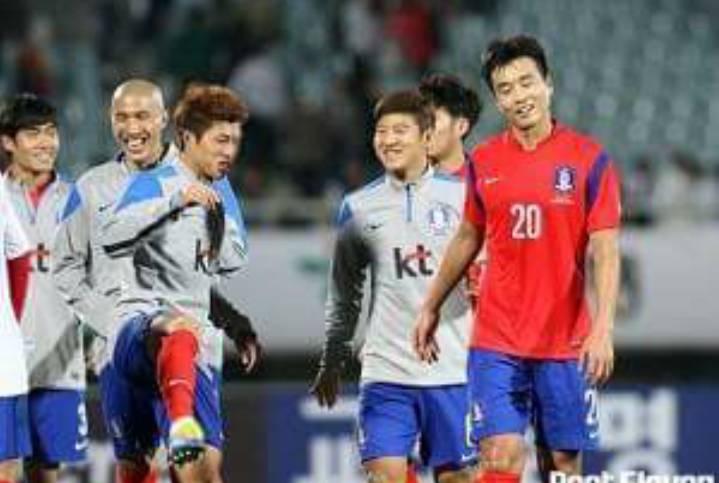 띠동갑 직속후배에게 밀린 대박이아부지 | 인스티즈