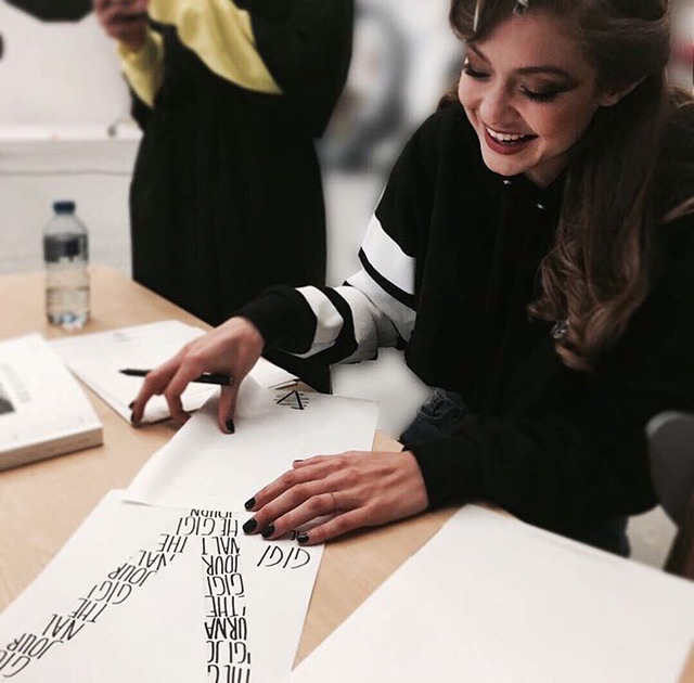 이젠 포토그래퍼도 하는 지지하디드.jpg | 인스티즈